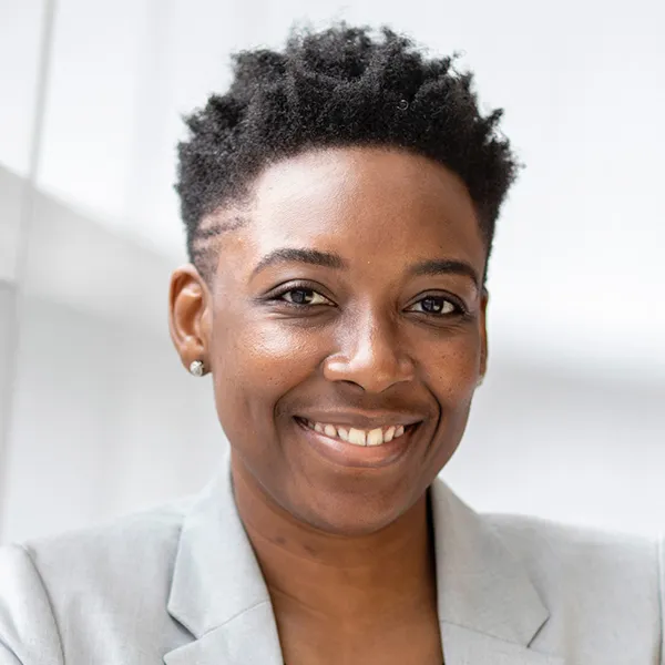 Portrait of Linda Williams, Enrollment Advisor.